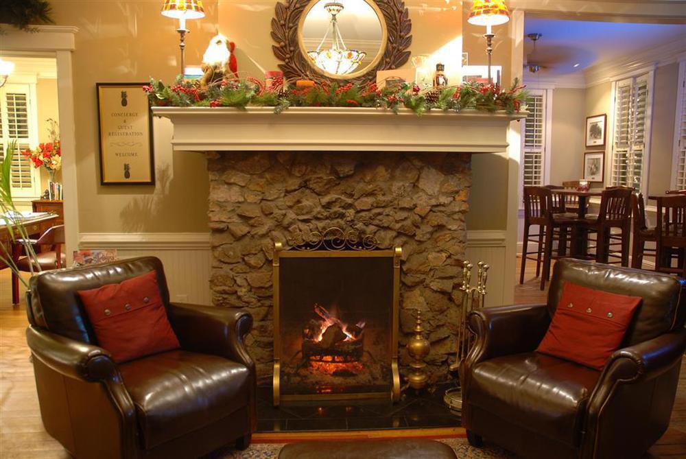 Village Inn And Pub St. Simons Island 내부 사진